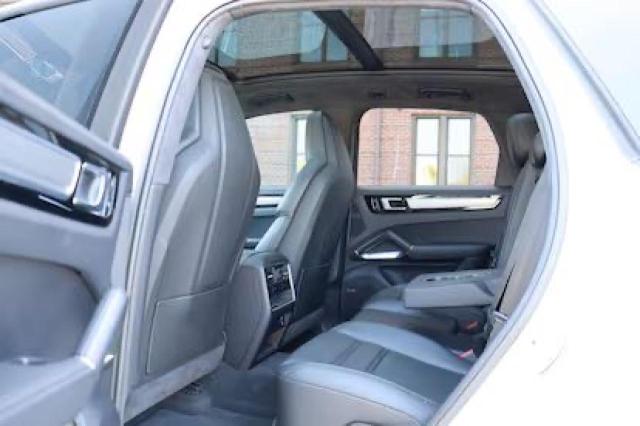  PORSCHE CAYENNE 2021 White