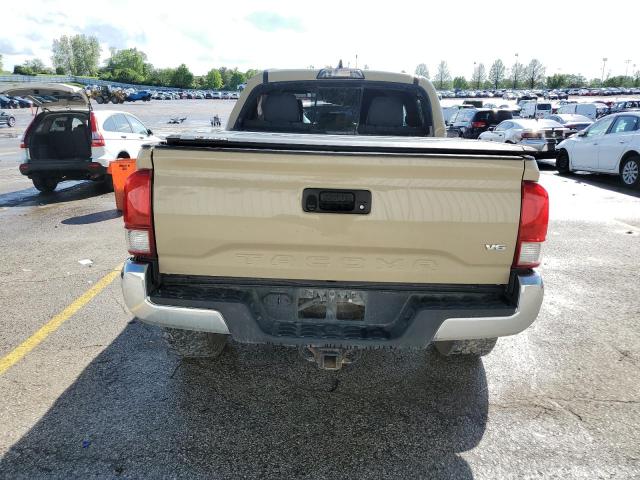 Pickups TOYOTA TACOMA 2017 tan