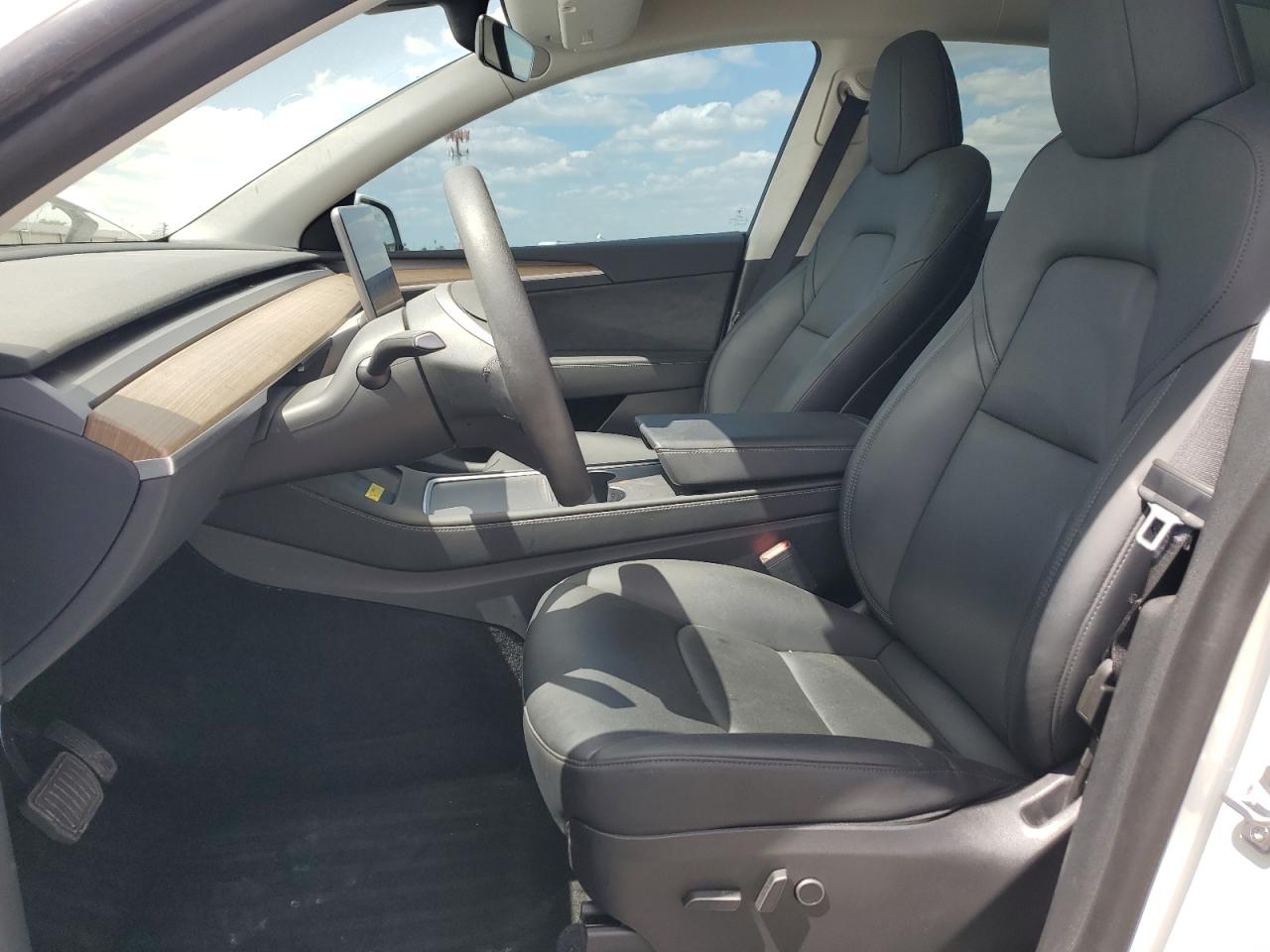 2022 Tesla Model Y VIN: 7SAYGDEE4NA022683 Lot: 56743505