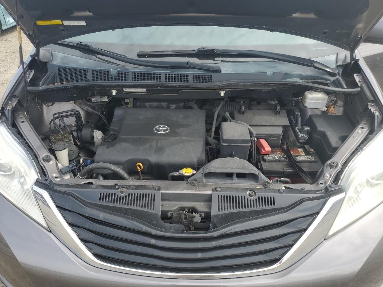 2011 Toyota Sienna Le VIN: 5TDJK3DC3BS021400 Lot: 56679375