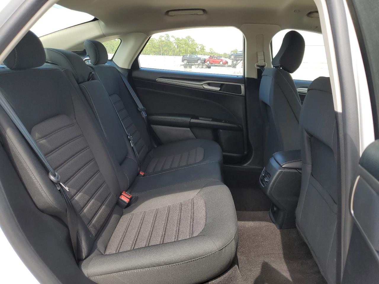 2020 Ford Fusion Se VIN: 3FA6P0LU8LR262458 Lot: 54022795