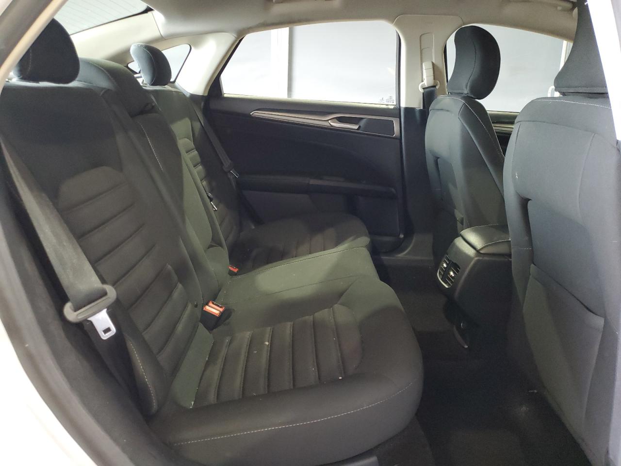 2019 Ford Fusion Se VIN: 3FA6P0LU2KR124798 Lot: 55386135