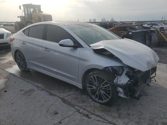  HYUNDAI ELANTRA 2018 Srebrny