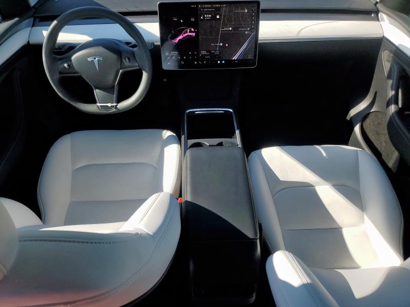  TESLA MODEL Y 2023 Сріблястий