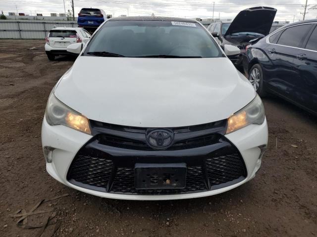 Седаны TOYOTA CAMRY 2015 Белы