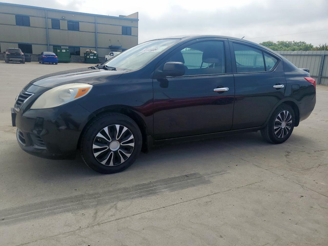 2013 Nissan Versa S на продаже в Wilmer, TX - Hail