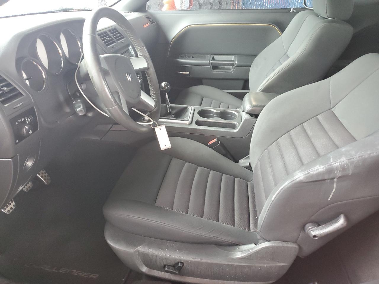 2009 Dodge Challenger R/T VIN: 2B3LJ54T69H588556 Lot: 56277855