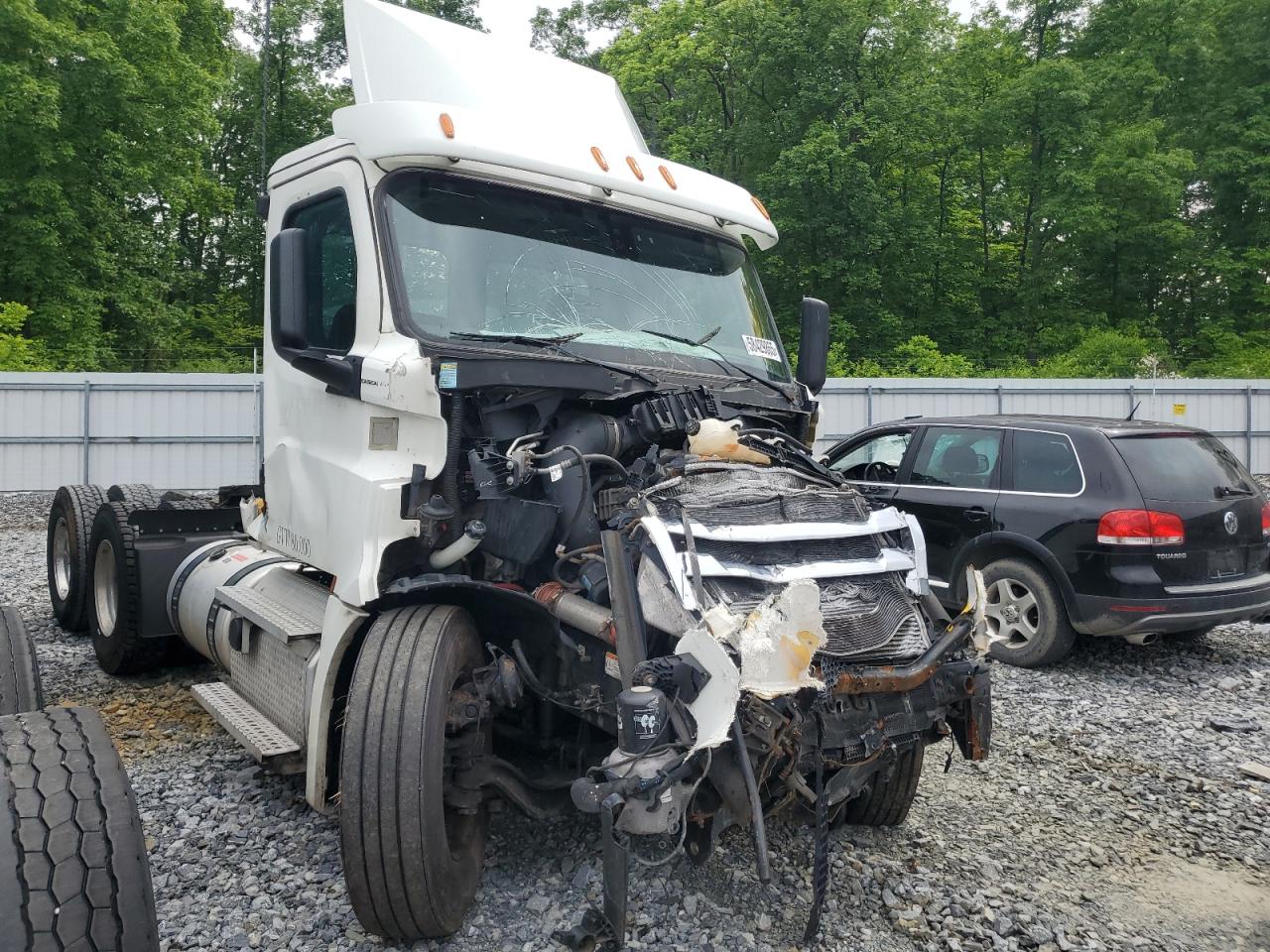 2020 Freightliner Cascadia 126 Semi Truck na sprzedaż w Grantville, PA - Front End