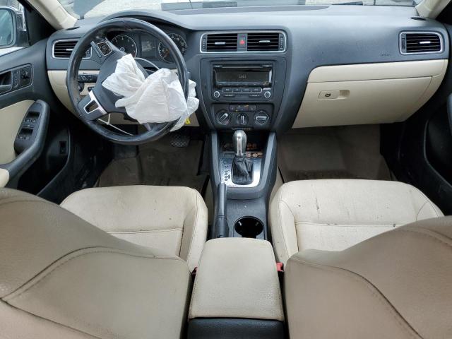 Sedans VOLKSWAGEN JETTA 2012 Czarny