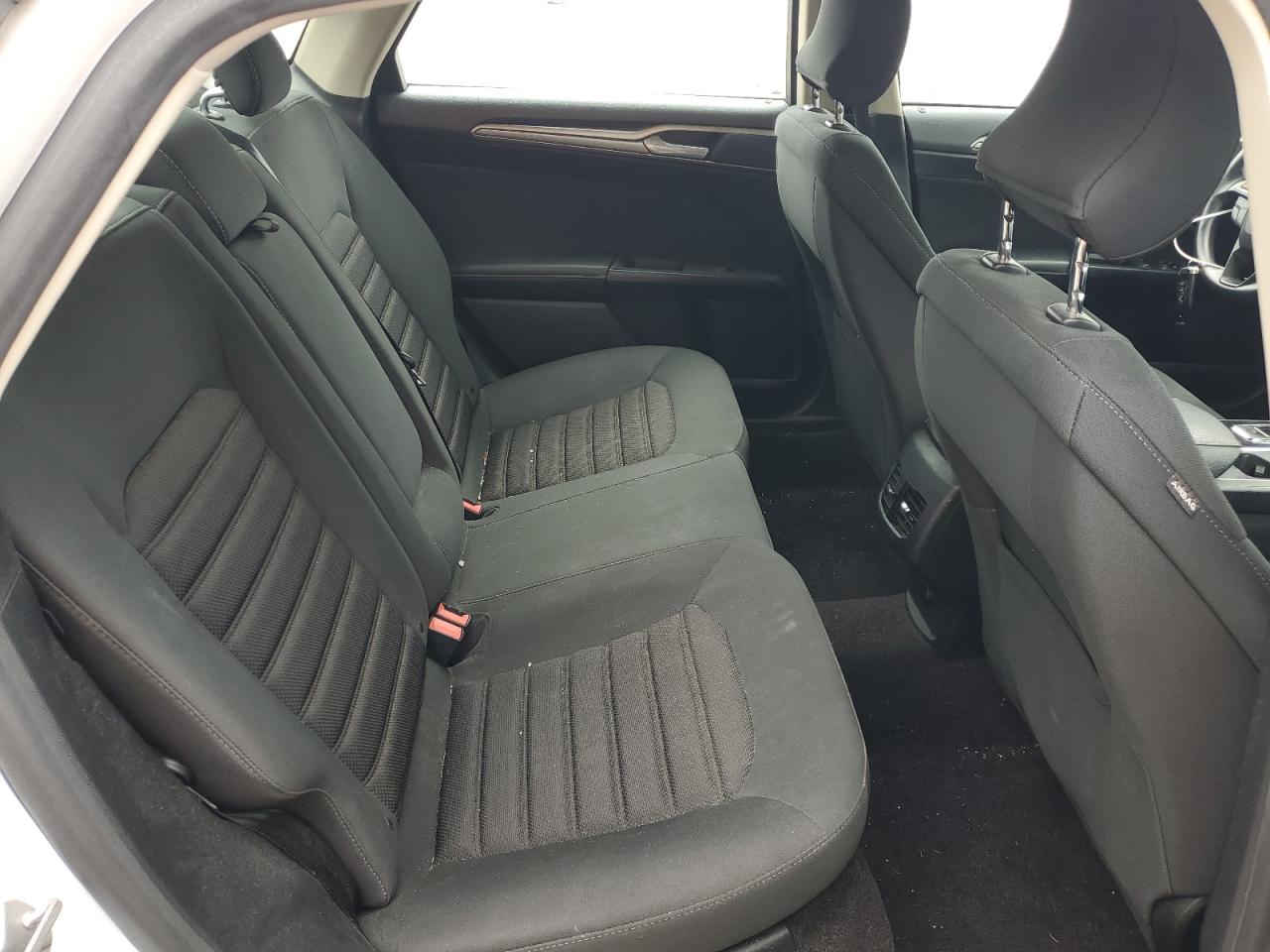 2019 Ford Fusion Se VIN: 3FA6P0LUXKR124807 Lot: 54037065