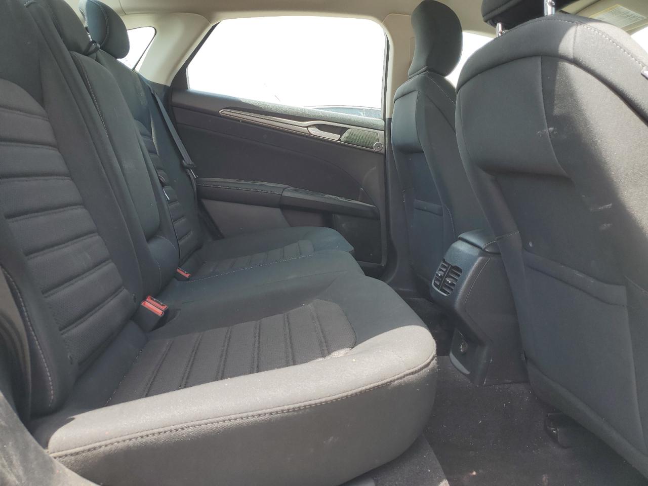 2019 Ford Fusion Se VIN: 3FA6P0LU0KR263974 Lot: 54040445