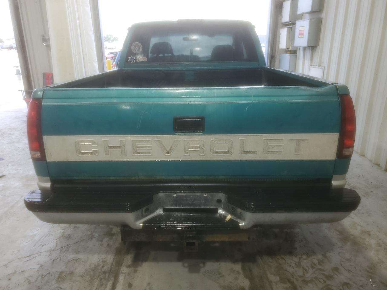 1996 Chevrolet Gmt-400 C1500 VIN: 2GCEC19MXT1140977 Lot: 55239805