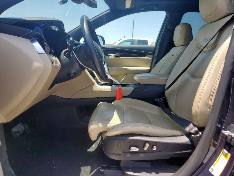  CADILLAC XT5 2017 Granatowy