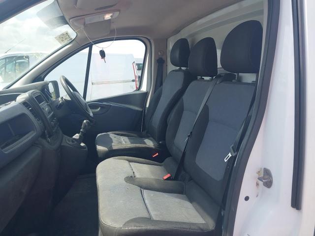 2015 VAUXHALL VIVARO 290