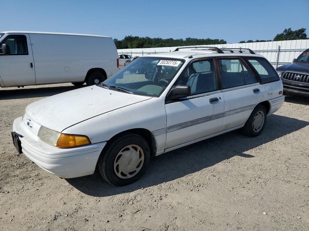 Anderson, CA에서 판매 중인 1993 Ford Escort Lx - Minor Dent/Scratches