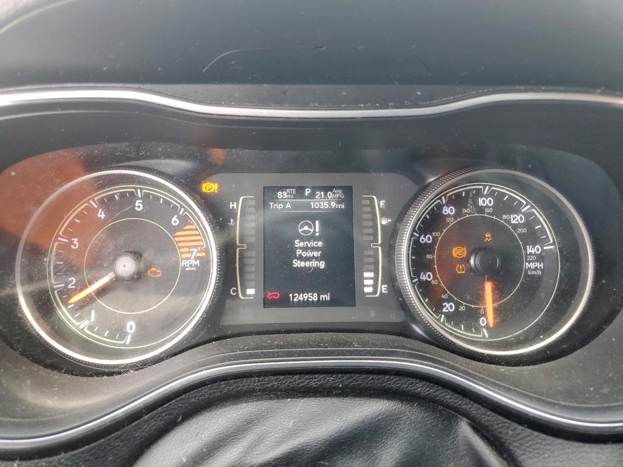 Image 9 of 2019 Jeep Grand Cherokee salvage vehicle - Lot #58076815 at Copart
