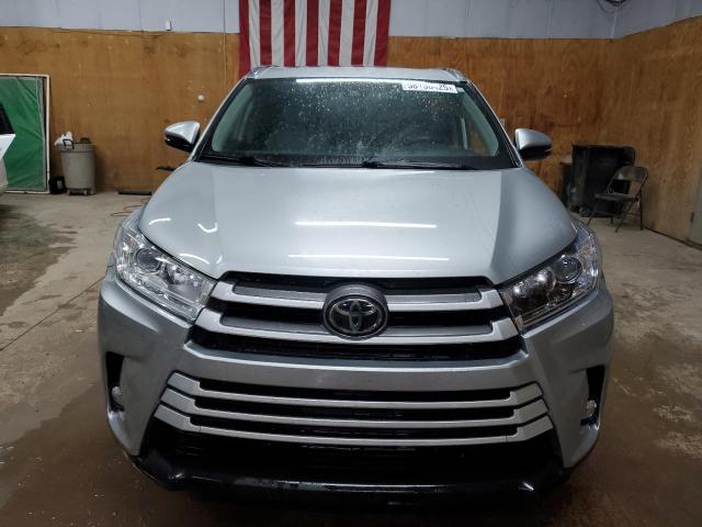  TOYOTA HIGHLANDER 2018 Silver