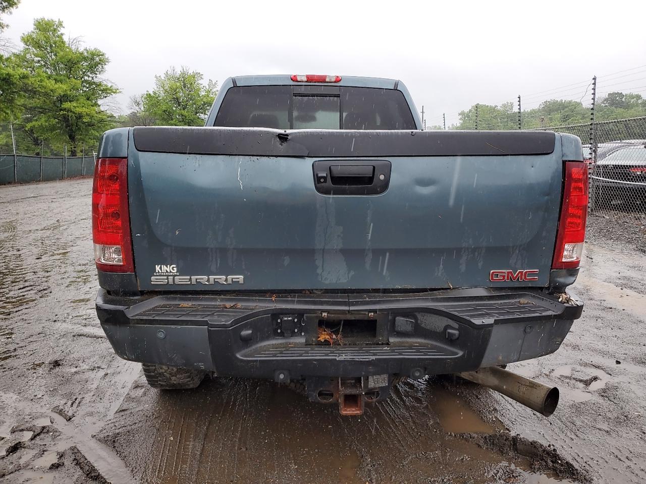 2011 GMC Sierra K2500 Denali VIN: 1GT125C82BF172513 Lot: 54895435