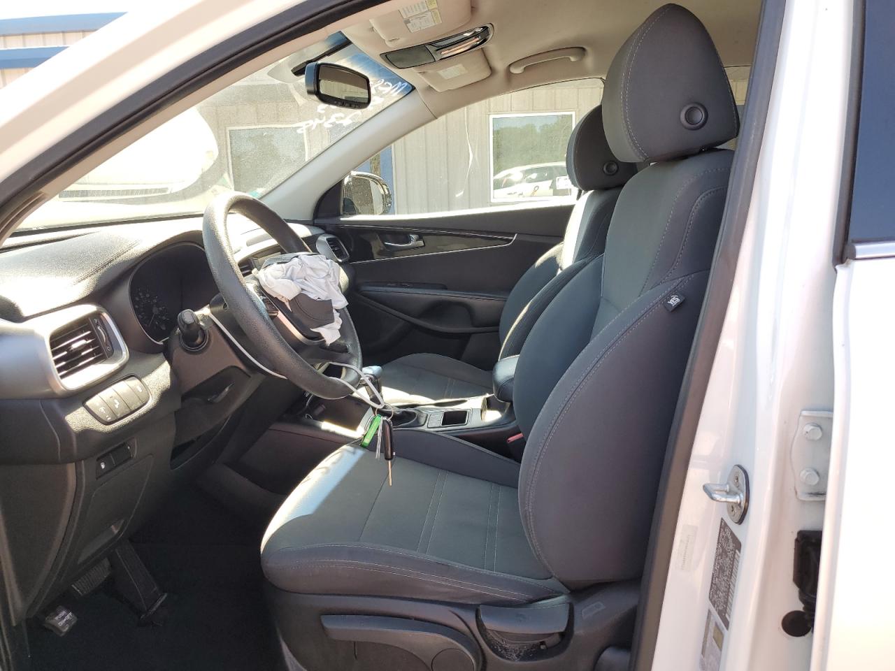 2019 Kia Sorento L VIN: 5XYPG4A34KG499523 Lot: 57080185
