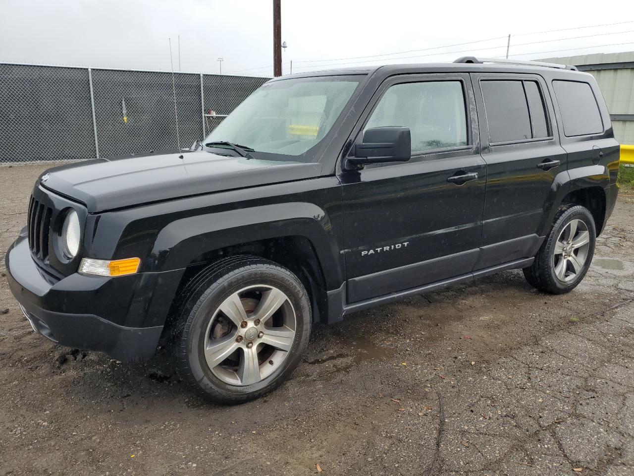2017 Jeep Patriot Latitude на продаже в Woodhaven, MI - Minor Dent/Scratches