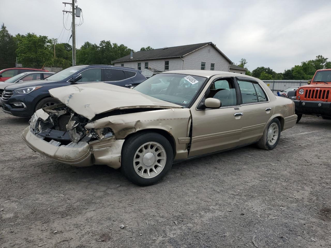 1999 Ford Crown Victoria Lx for Sale in York Haven, PA - Front End