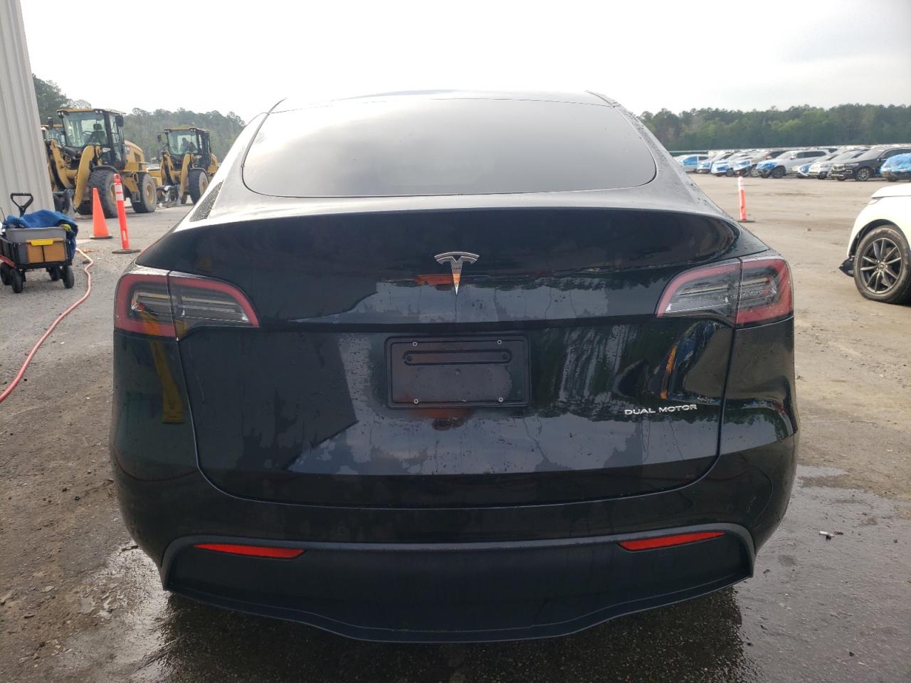 2022 Tesla Model Y VIN: 7SAYGDEE2NF367293 Lot: 57074685