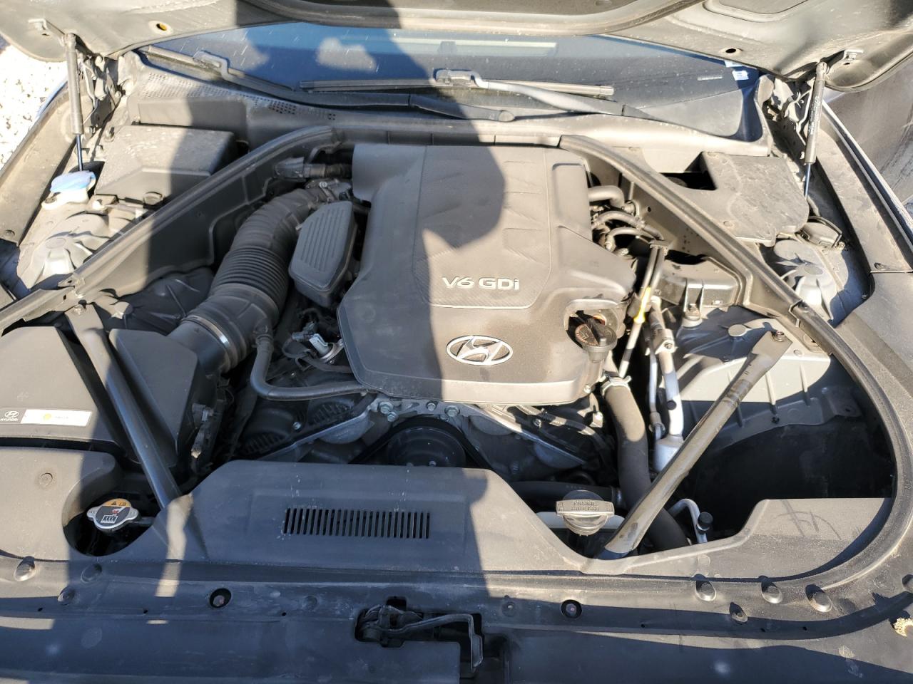 2015 Hyundai Genesis 3.8L VIN: KMHGN4JE9FU061569 Lot: 58768505