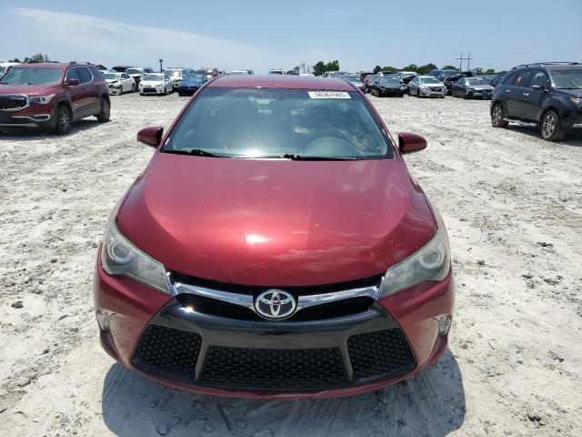  TOYOTA CAMRY 2015 Czerwony
