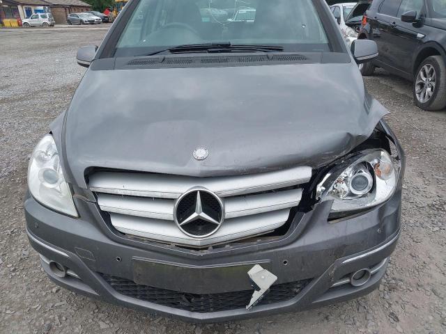 2011 MERCEDES BENZ B200 SPORT