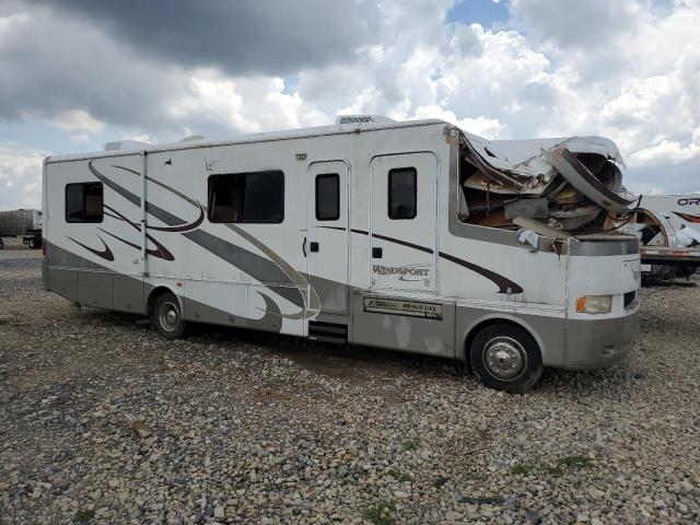 2004 Workhorse Custom Chassis Motorhome Chassis W22