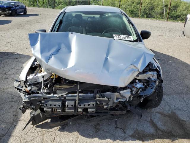  FORD FOCUS 2016 Серебристый