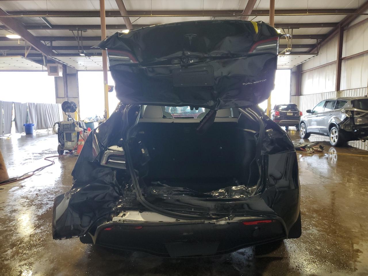 2023 Tesla Model Y VIN: 7SAYGDEF8PF643276 Lot: 57080975