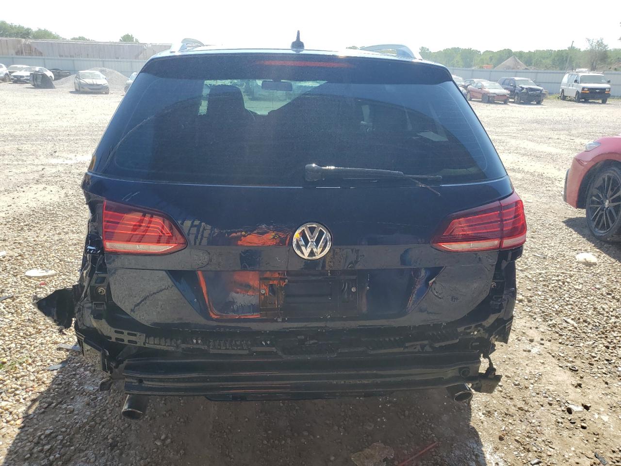 2019 Volkswagen Golf - Image 6