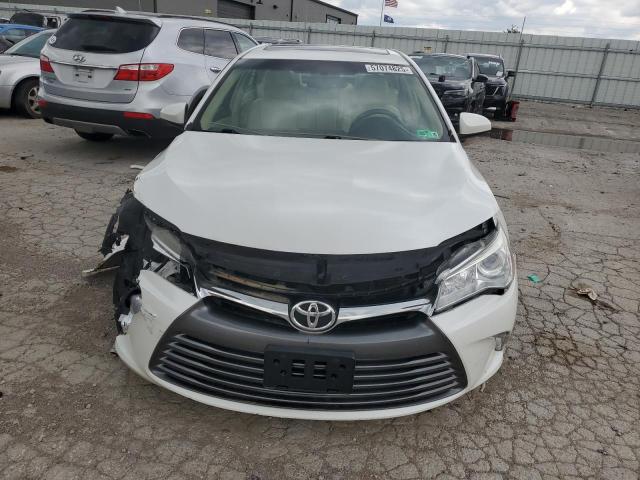  TOYOTA CAMRY 2017 Белы