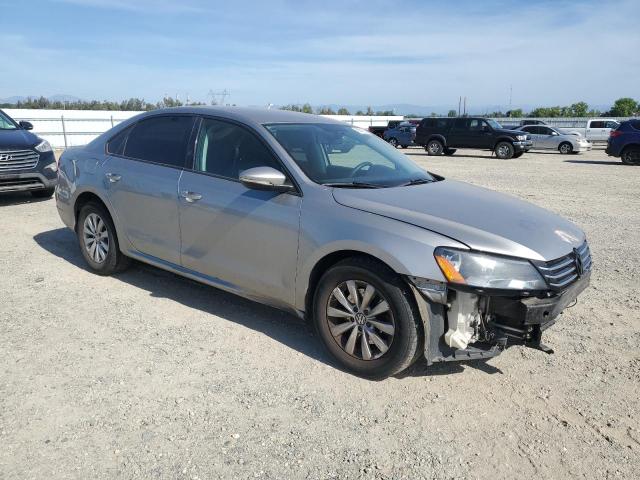  VOLKSWAGEN PASSAT 2012 Srebrny