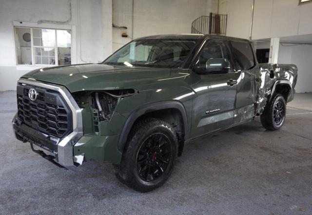  TOYOTA TUNDRA 2022 Зеленый