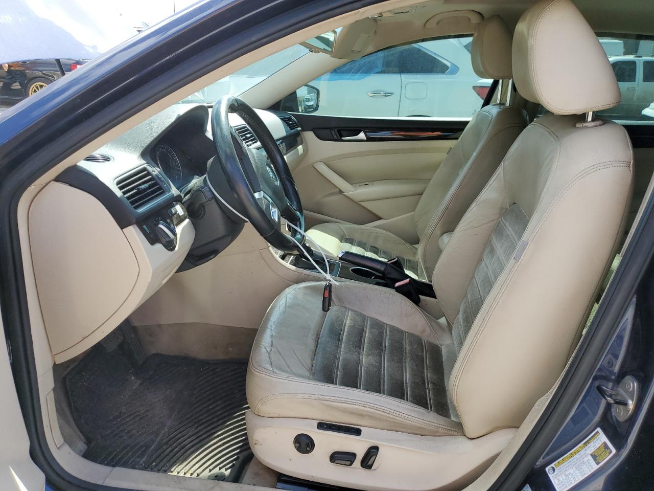 2014 Volkswagen Passat Sel VIN: 1VWCN7A32EC018096 Lot: 56972805