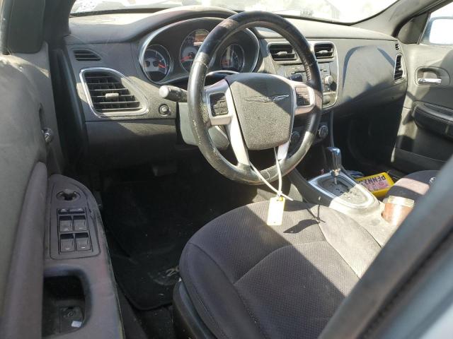 Sedans CHRYSLER 200 2014 Srebrny