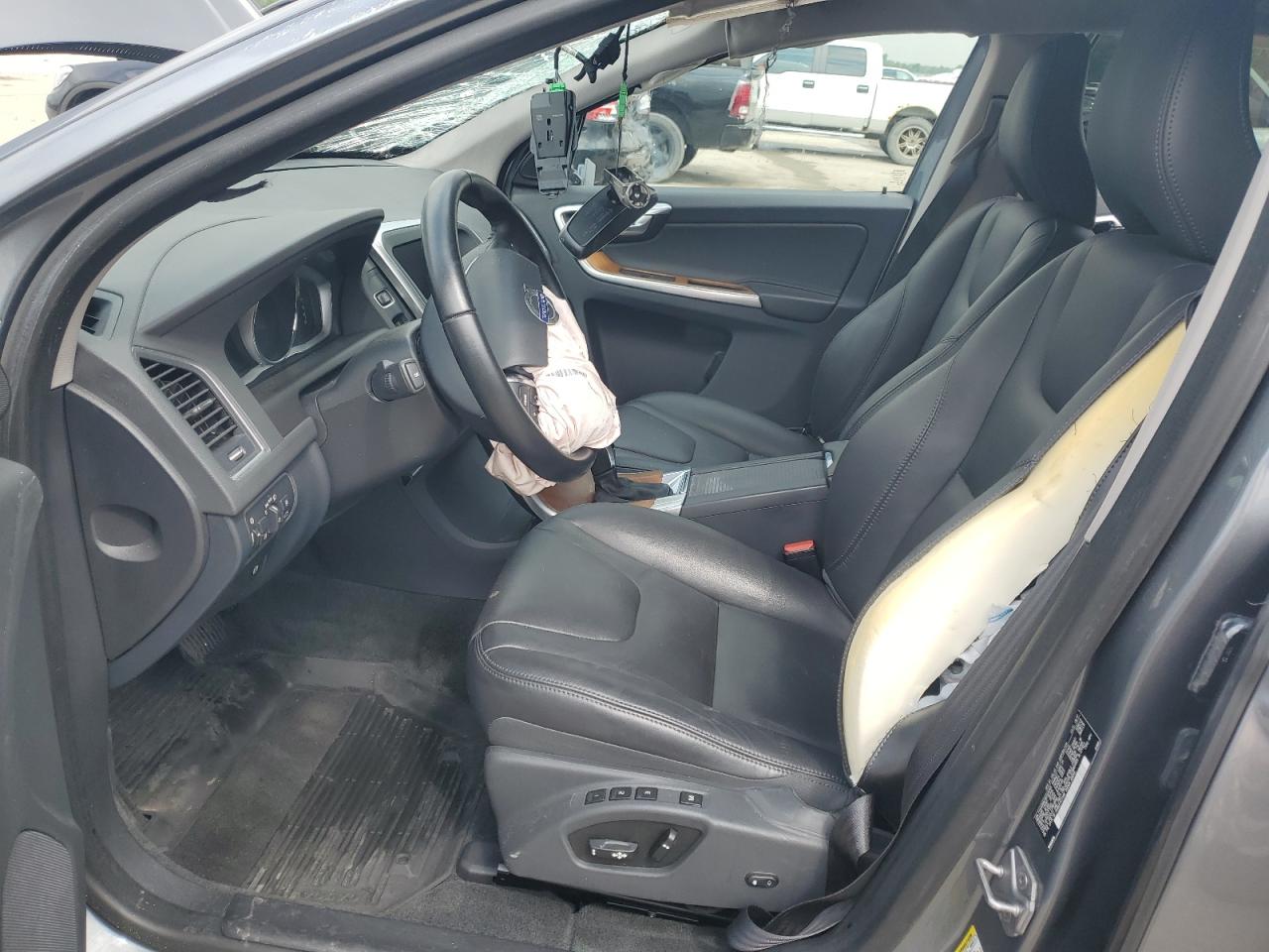 2017 Volvo Xc60 T5 Inscription VIN: YV440MRU1H2225765 Lot: 56750335