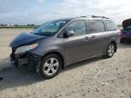2014 Toyota Sienna Le იყიდება Taylor-ში, TX - Front End
