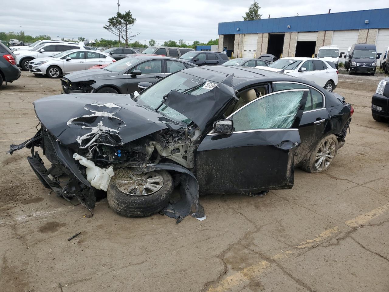 2013 Hyundai Genesis 3.8L იყიდება Woodhaven-ში, MI - All Over