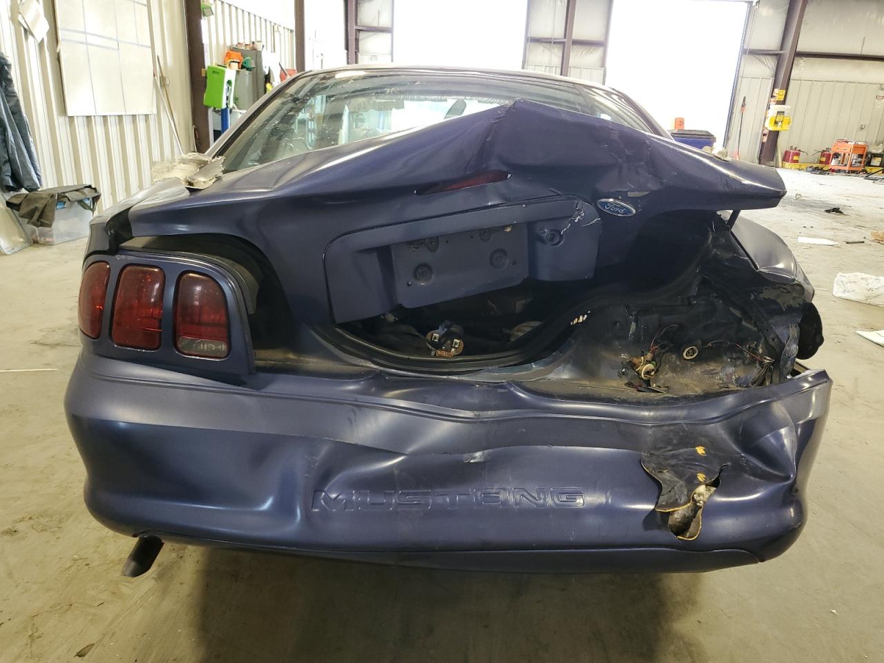 1996 Ford Mustang VIN: 1FALP4047TF185562 Lot: 55995745