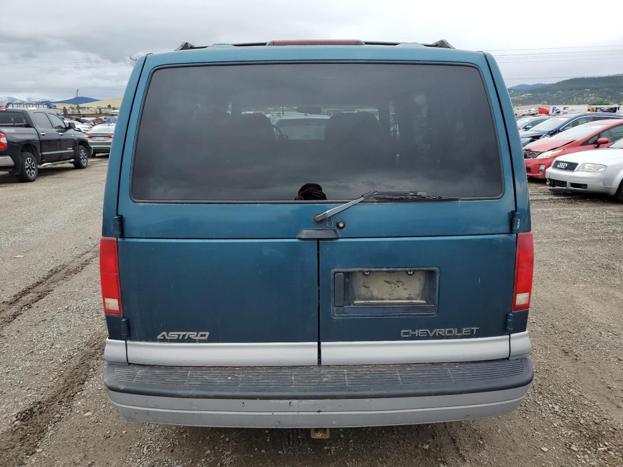 1998 Chevrolet Astro VIN: 1GNEL19W0WB124591 Lot: 55825235