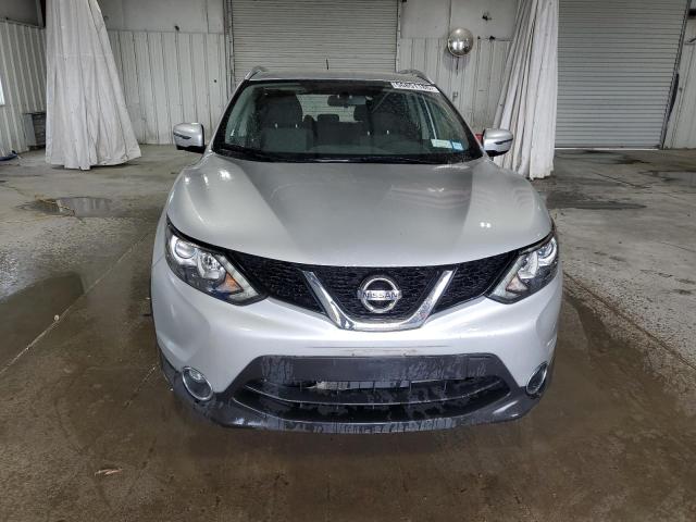  NISSAN ROGUE 2017 Srebrny