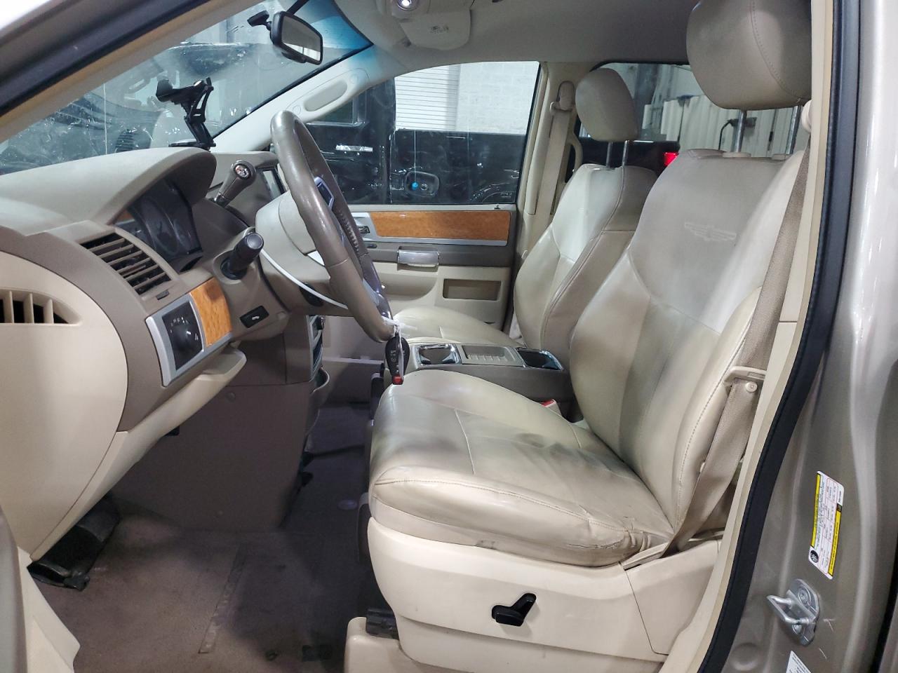 2008 Chrysler Town & Country Limited VIN: 2A8HR64X98R612985 Lot: 56837535