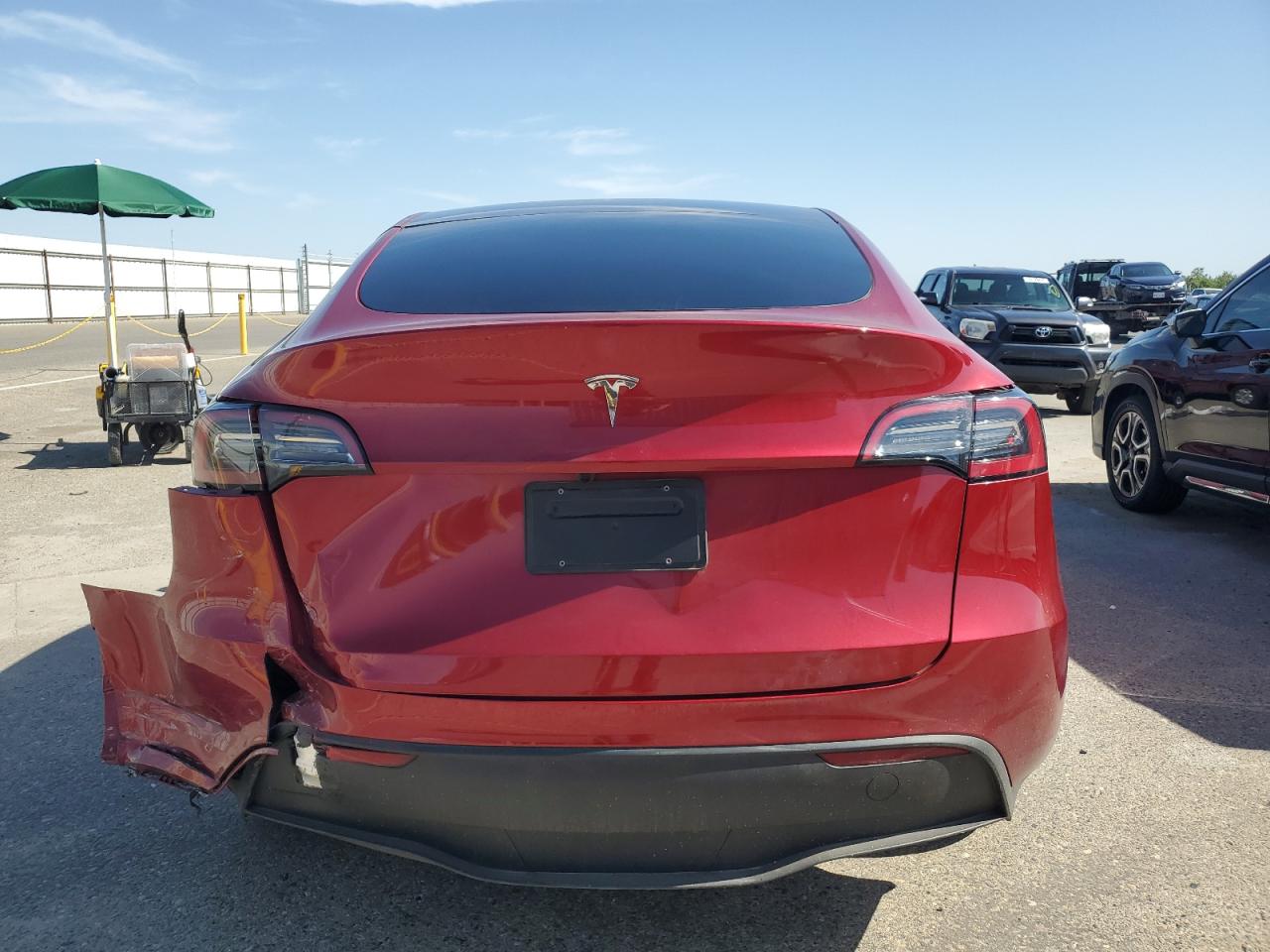 2024 Tesla Model Y VIN: 7SAYGDED1RF182312 Lot: 59100165