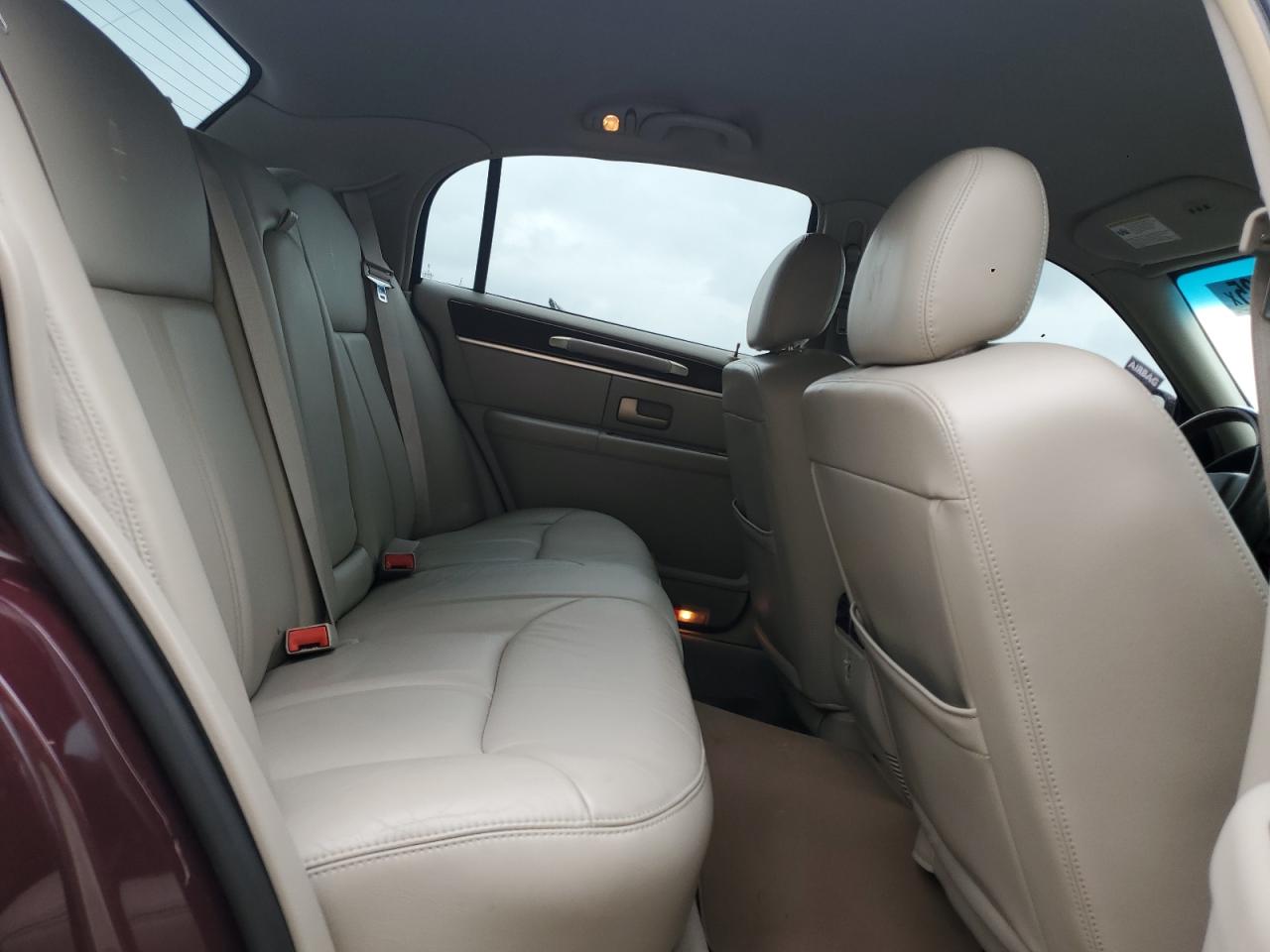 2008 Lincoln Town Car Signature Limited VIN: 2LNHM82V38X635821 Lot: 56738735