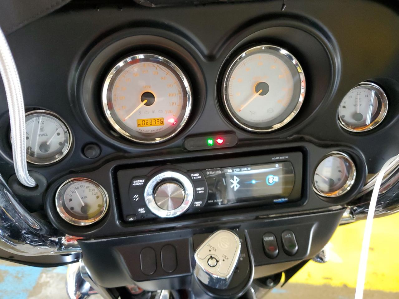 2013 Harley-Davidson Flhx Street Glide VIN: 1HD1KBM10DB687390 Lot: 56138175