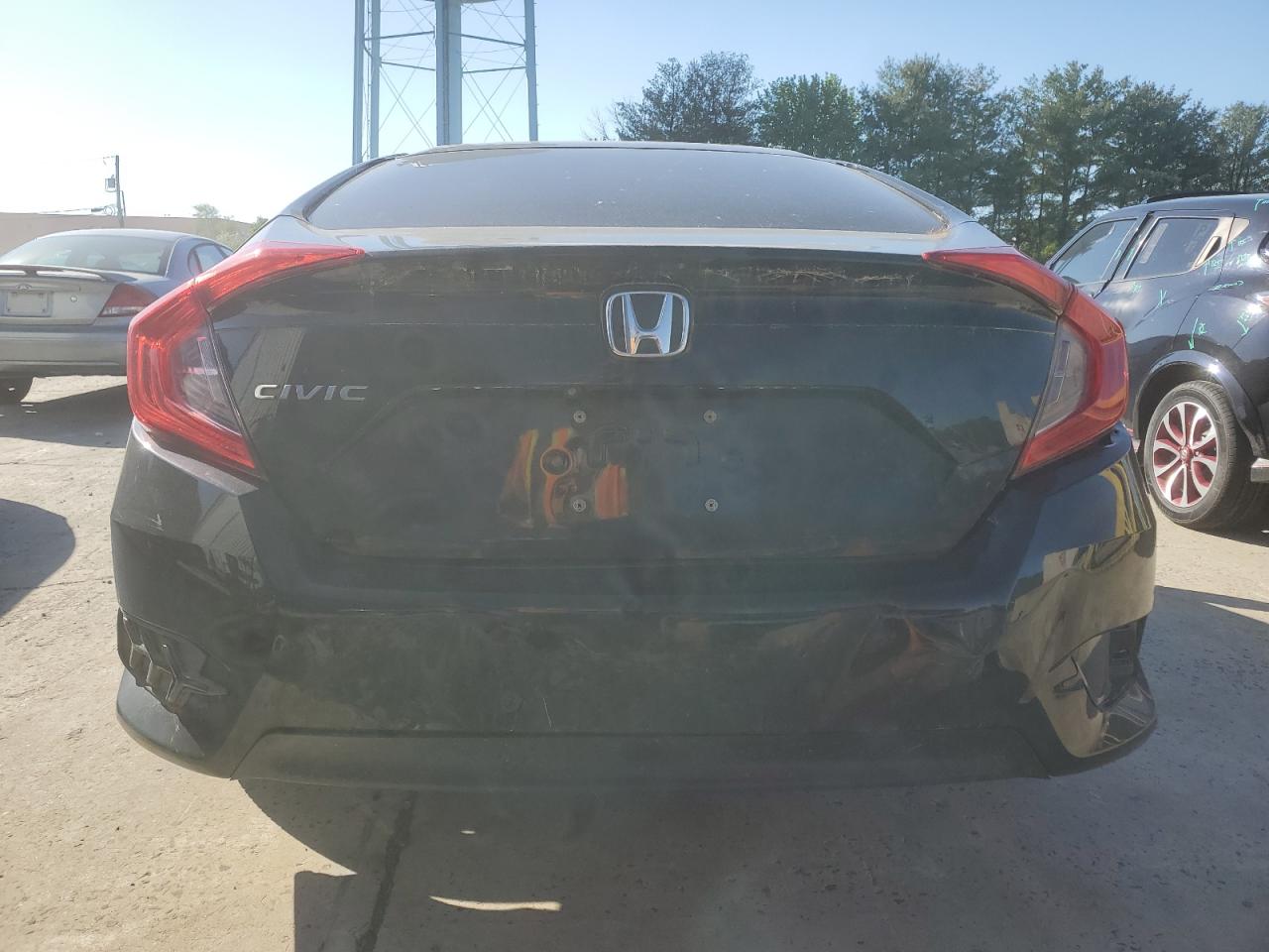 2018 Honda Civic Lx VIN: 2HGFC2F50JH567324 Lot: 57213195