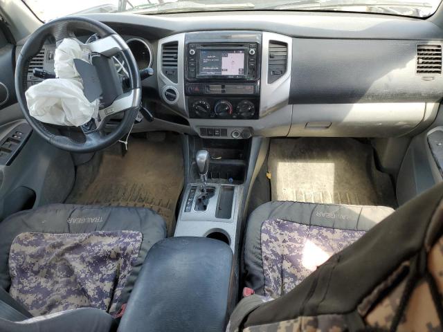 Pickups TOYOTA TACOMA 2015 Srebrny